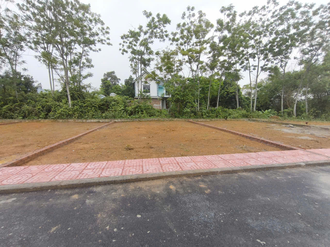 Hiếm! Lô đất ngay cạnh chợ Hòa Lạc – buôn bán ngày đêm, giá khiến ai cũng giật mình. 15997079