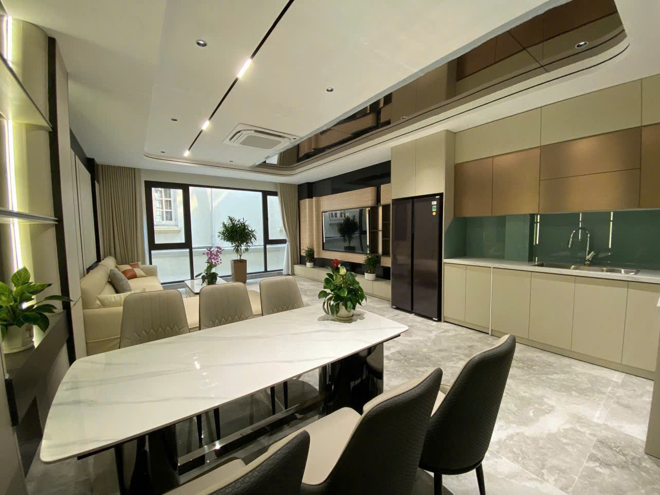 Siêu phẩm NGuyễn Văn Cừ, 50m2, 6 tầng thang máy, full nội thất, phân lô Gia Thụy 15997105