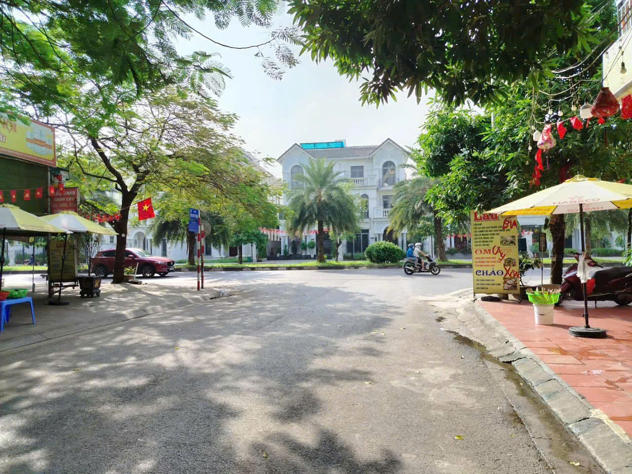 Hàng hiếm có 1 0 2 đây anh chị ơi !!!! 

BÁN NHÀ VIỆT HƯNG ĐƯỜNG Ô TÔ TRÁNH - KINH DOANH - SÁT 15997137