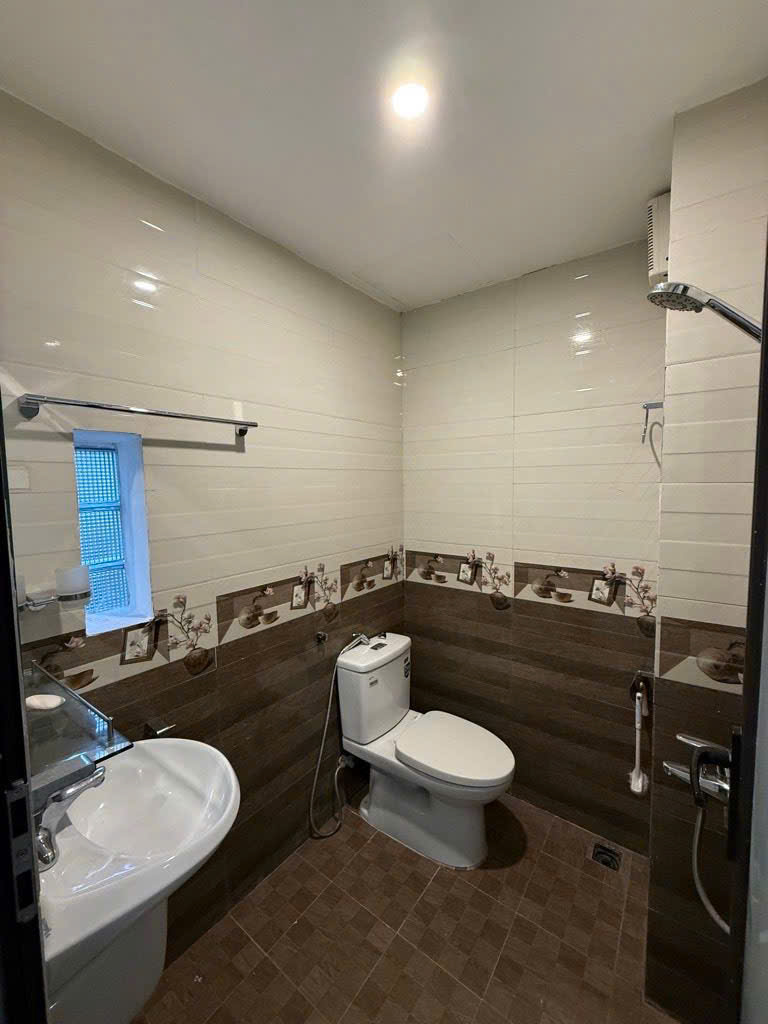 Hàng hiếm !!!! Nhà thượng thanh 44m2. 5 tầng dân xây - ô tô đỗ tận cửa - giá chỉ hơn 6 tỷ 15997198