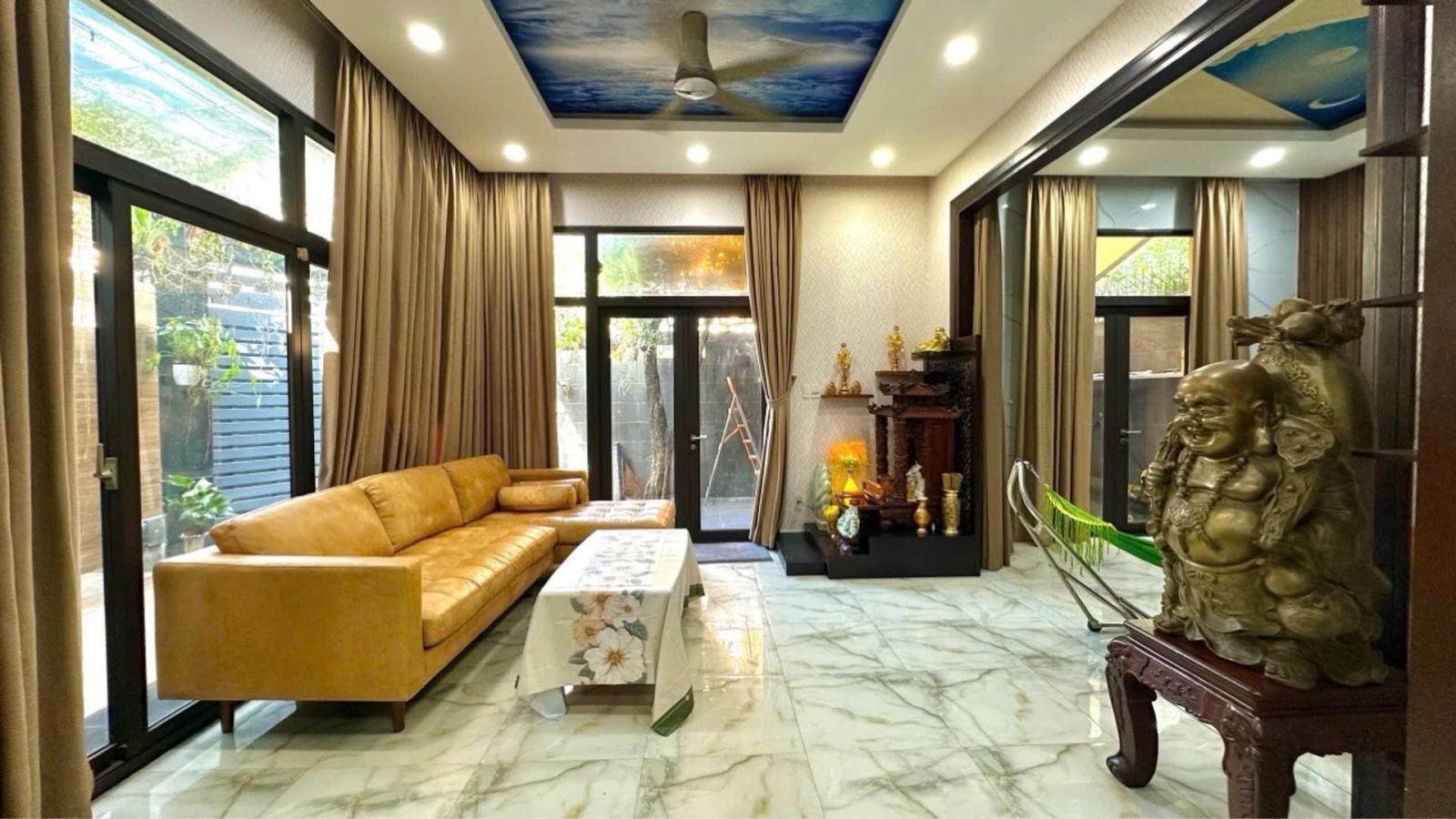 Biệt thự Kiều Đàm Tân Hưng Quận 7  Lô góc 2 mặt tiền  175m²  Sân đậu 3 ô tô  Giá 24 tỷ 15997266