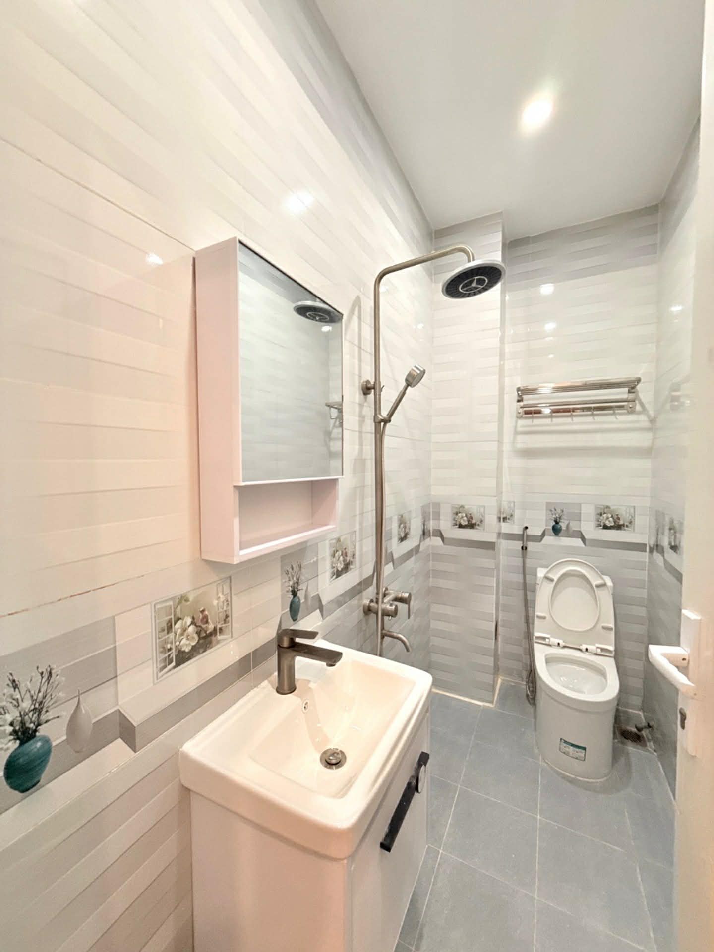 HOÀNG HẬU NHÀ PHỐ 4 TẦNG MỚI -FULL NỘI THẤT-HXH THÔNG-THẠNH XUÂN-Q12-NHỈNH 6TỶ 15997270