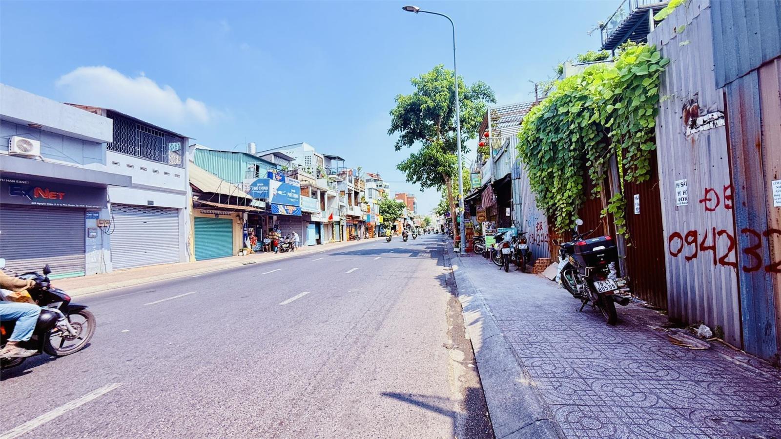 GẦN SÂN BAY, GẤP BÁN, CHÍNH CHỦ BÁN ĐẤT MẶT TIỀN NGUYỄN KIỆM, HẠ CHÀO 7 TỶ, DT 365M2. 15997313