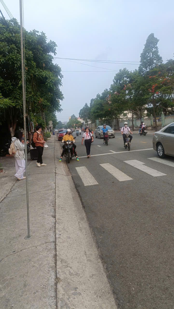 NHÀ  ĐẸP – GIÁ TỐT  – CHÍNH CHỦ CẦN BÁN GẤP NHÀ Tại Phường MỸ Phước, Thị xã Bến Cát, Bình Dương 15997453