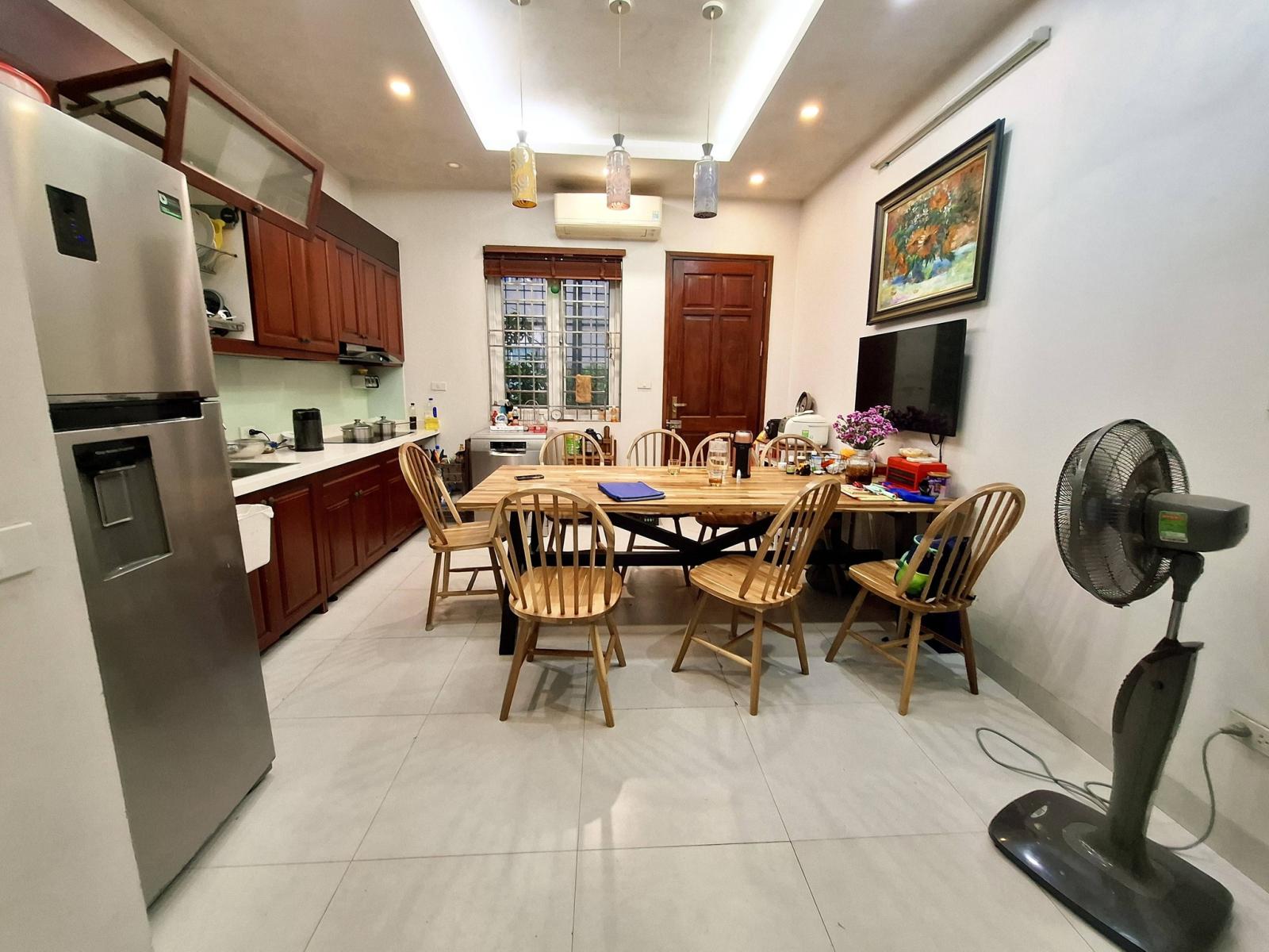 Cực hiếm! Bán nhà Lò Đúc, 30m2, 4 tầng, mặt tiền 5.8m, giá 9.3 tỉ, ngõ nông rộng thoáng, kinh doanh 15997459