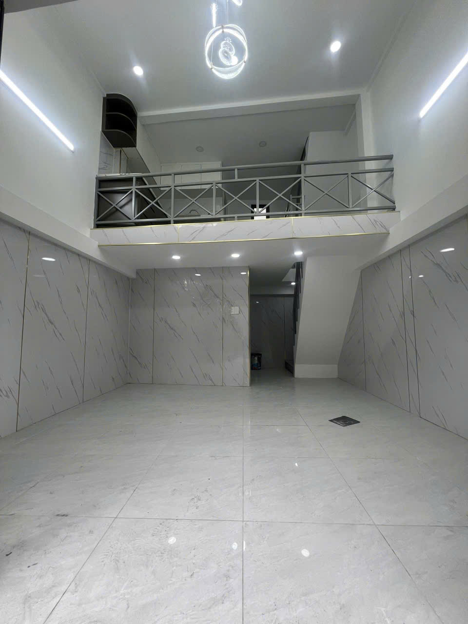 Nhà mới sổ hồng riêng 1 lửng 1 lầu đường ôtô thông đông hưng thuận 27 q12 15997470