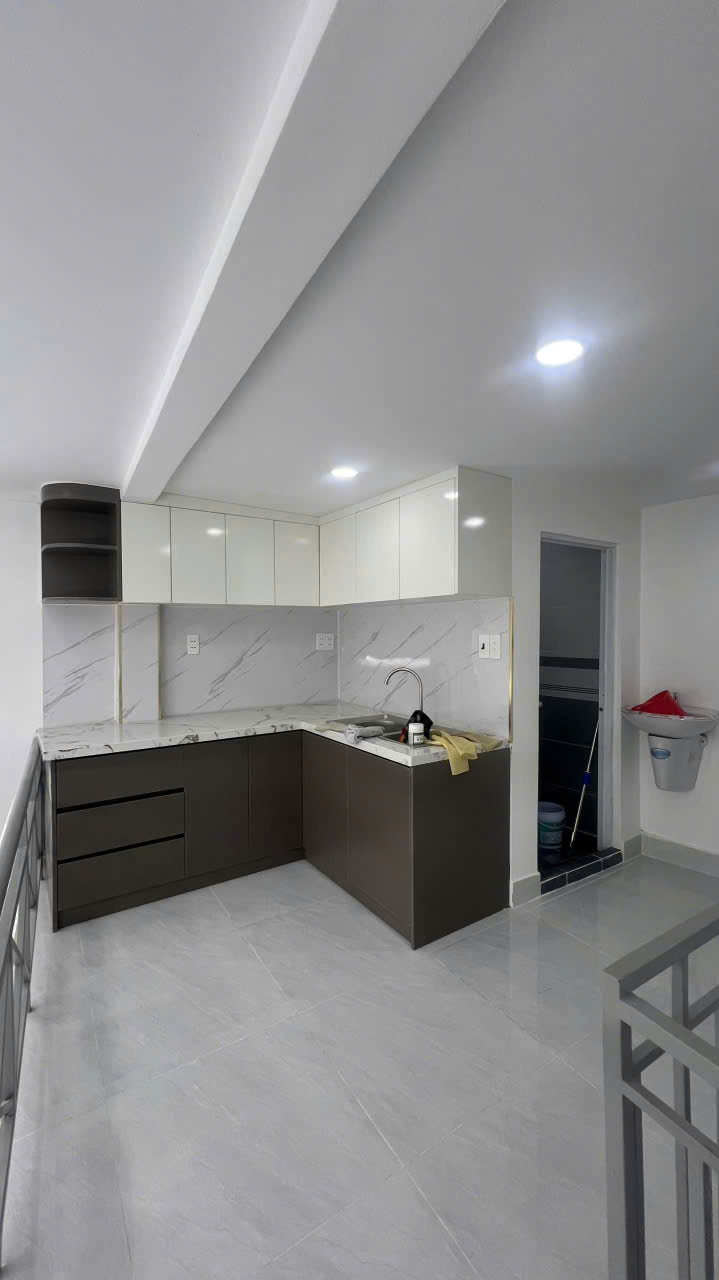 Nhà mới sổ hồng riêng 1 lửng 1 lầu đường ôtô thông đông hưng thuận 27 q12 15997470