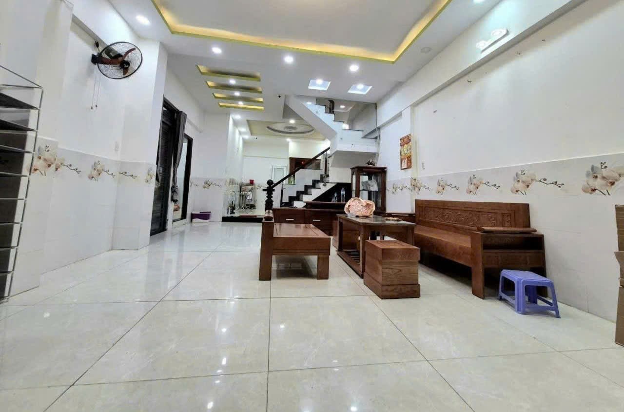 5.5 TỶ – HXH – 80M² – NGANG GẦN 5M, NỞ HẬU 6.8M.P.10, Quang Trung – gần THCS Quang Trung. 15997476