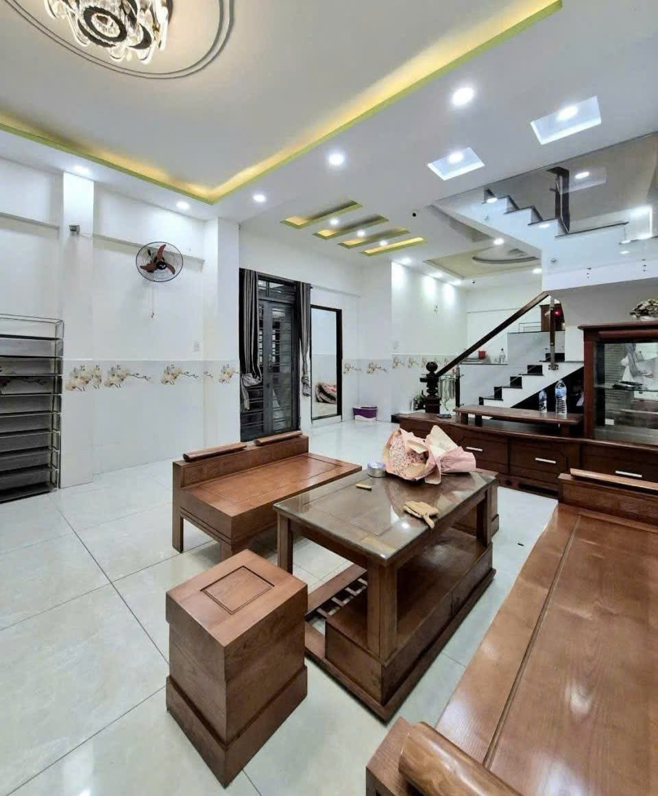 5.5 TỶ – HXH – 80M² – NGANG GẦN 5M, NỞ HẬU 6.8M.P.10, Quang Trung – gần THCS Quang Trung. 15997476