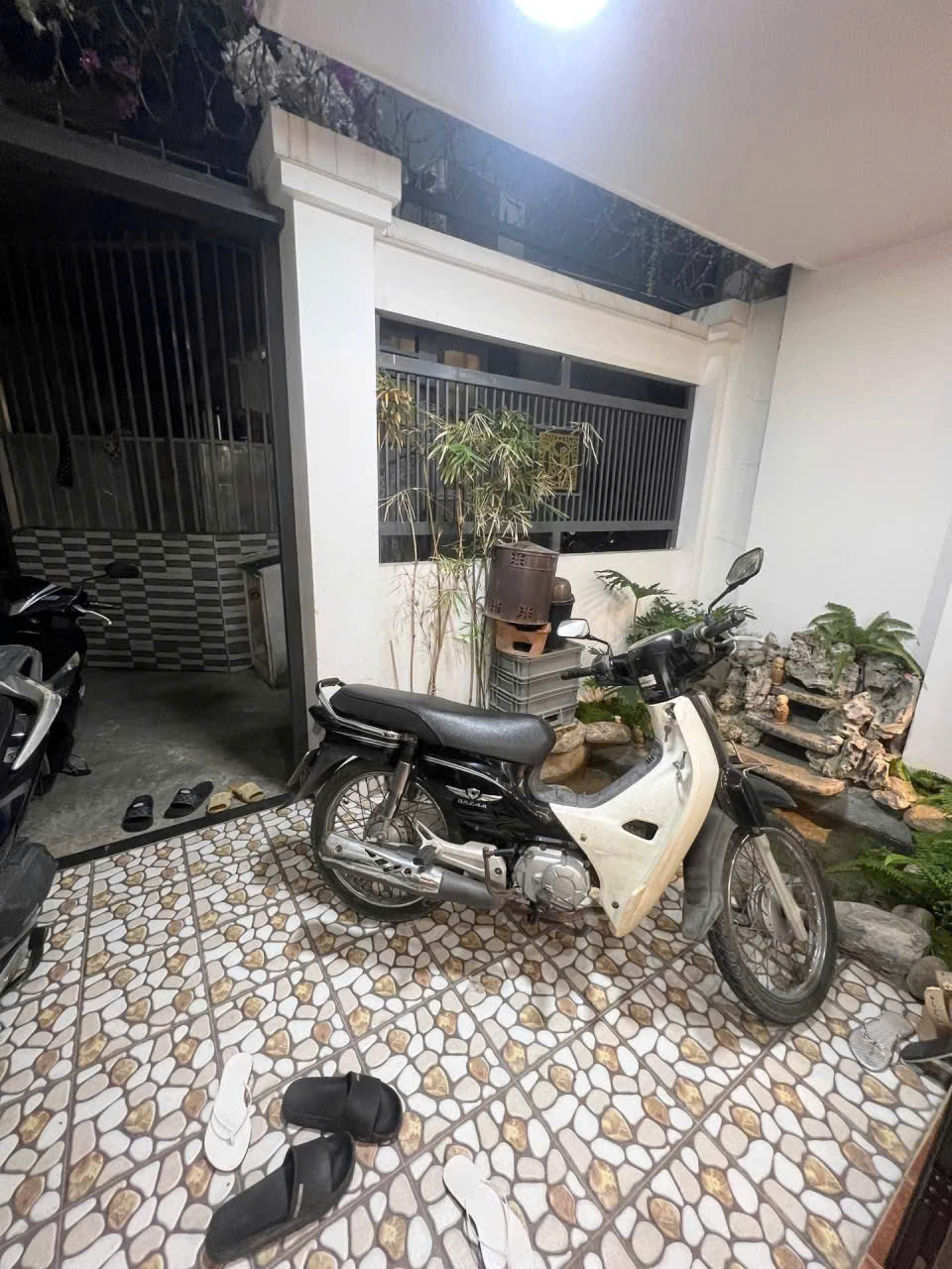 CHỦ KẸT G.ẤP B.ÁN nhà đường Kinh Dương Vương- (5x12) 2 tầng CHỈ 4 đồng 3 (Thương Lượng) 15997539