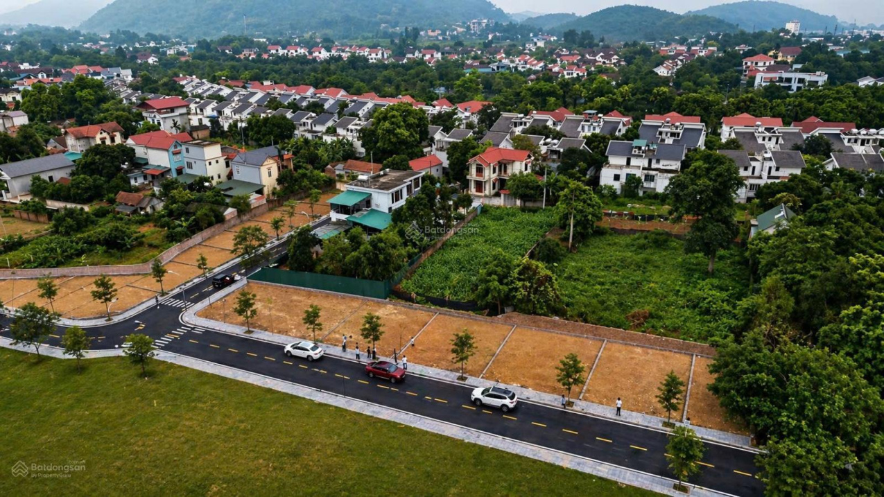 Cần bán 150m2 thôn nhòn Tiến Xuân đối diện cổng số 2 đhqg, cạnh xanh vila xây trọ 15997548