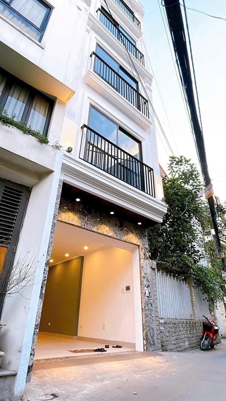 NGỌC THỤY – LONG BIÊN  38m² – 6 TẦNG – GARA Ô TÔ – FULL NỘI THẤT 15997571