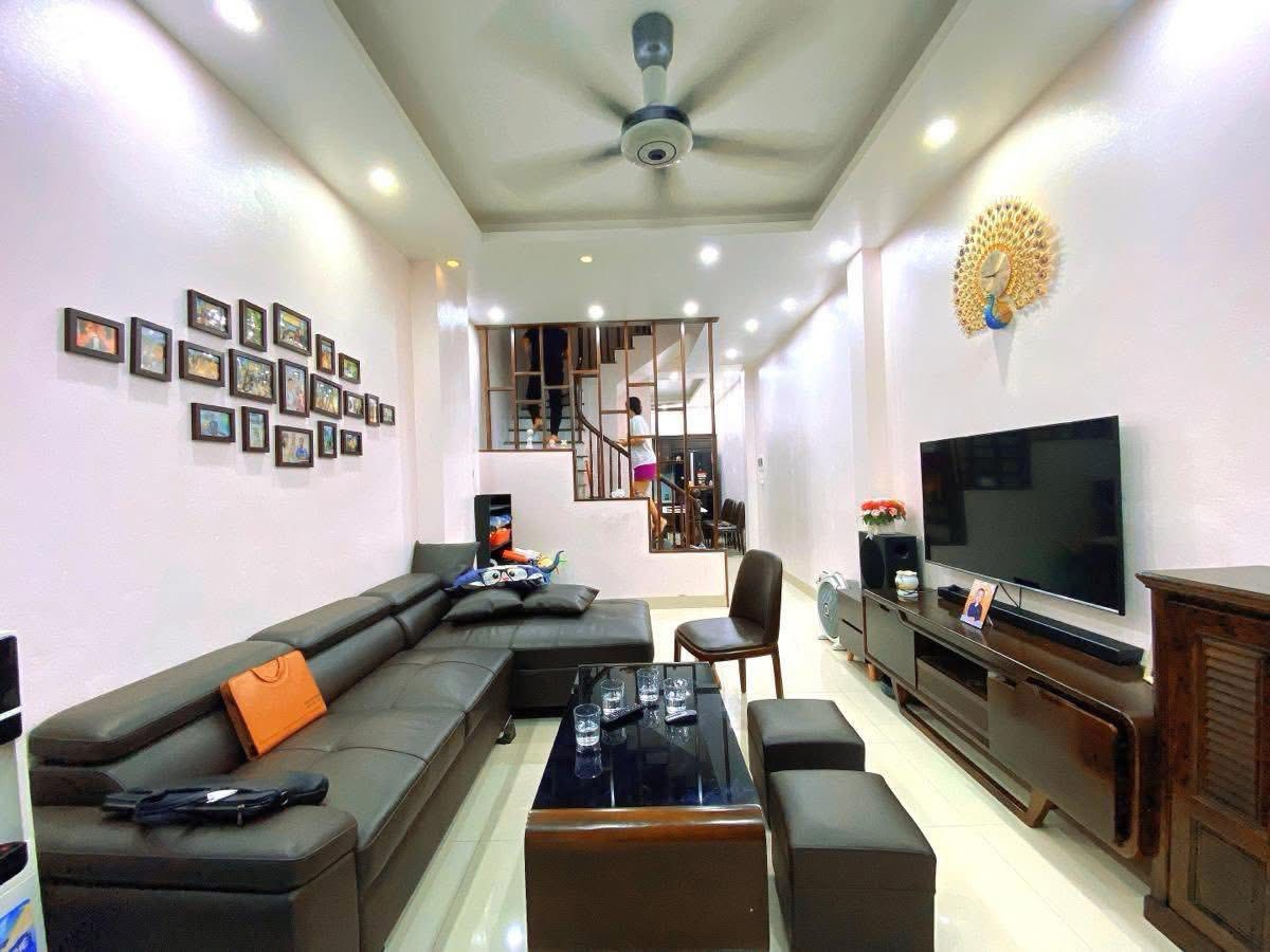 Bán nhà phố Nguyễn Đình Thi, Tây Hồ, khu hiếm nhà bán, gần hồ, 39m, 5 tầng, 11.5 tỷ 15997591