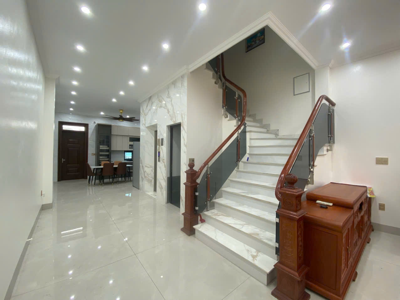 CHO THUÊ NHÀ 6 PHÒNG NGỦ - VÕ CƯỜNG SẴN THANG MÁY 15997619