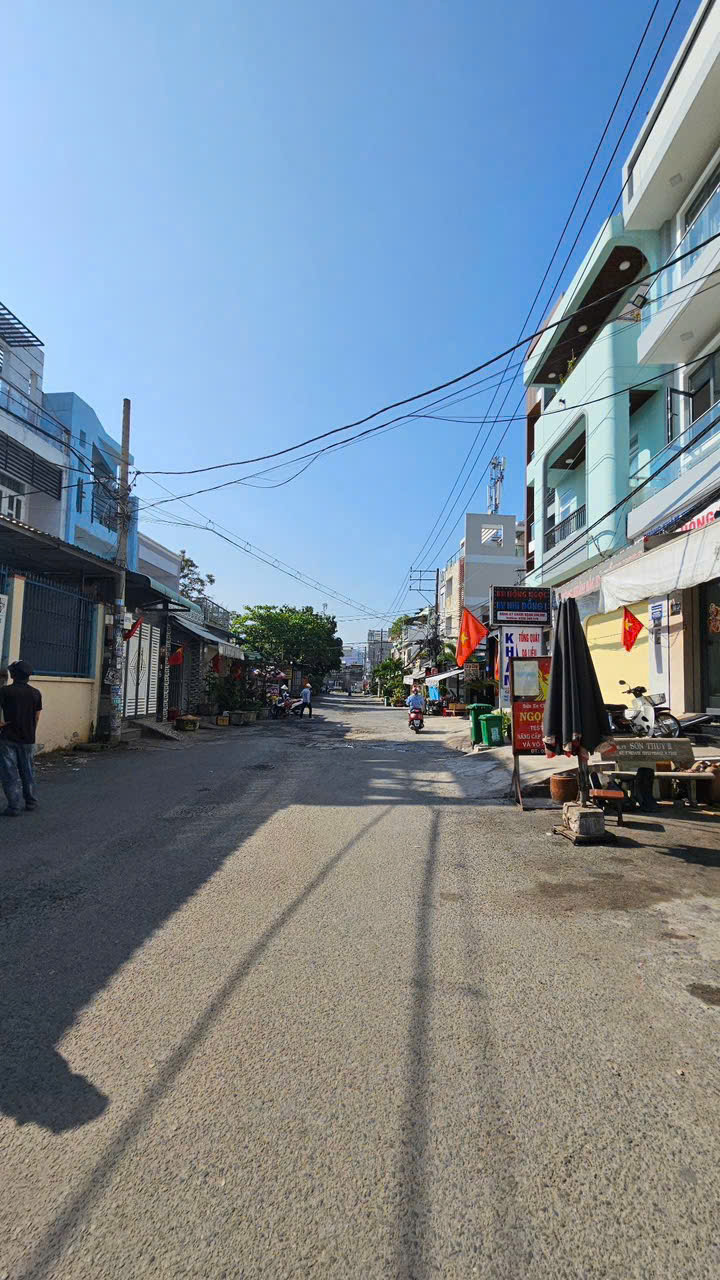 NGỘP BANK BÁN GẤP NHÀ 2 MẶT TIỀN  4x 18 –HXH 10m, TPHCM 15997689