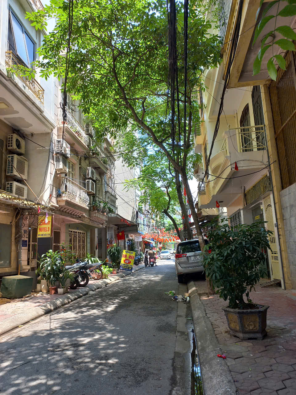 BÁN NHÀ NGUYỄN CHÁNH, CẦU GIẤY, PHÂN LÔ VỈA HÈ 62M2 MT4.2, OTO TRÁNH, KINH DOANH, HƠN 30 TỶ 15997695