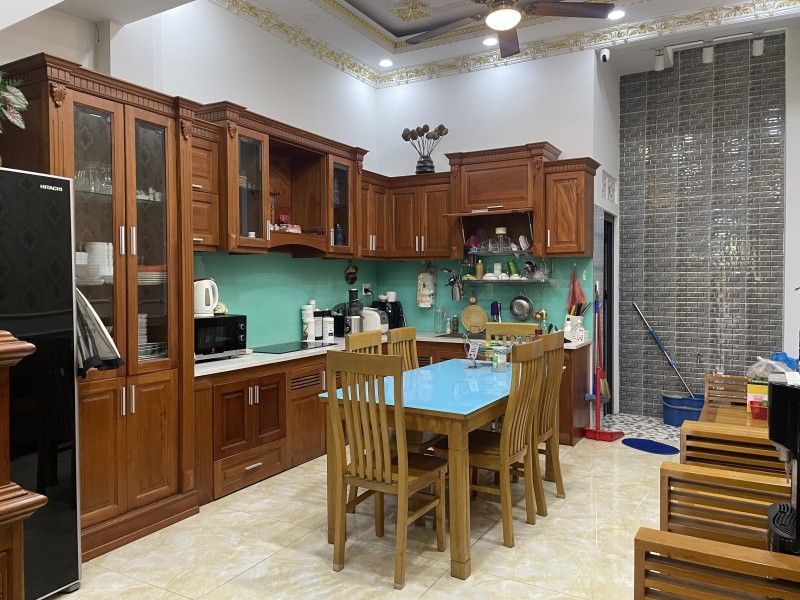 Bán nhà đường số 9, Phường  Linh Tây, Thủ Đức, TP HCM. DT 103m2, 3 tầng. Giá  7.4 tỷ, SH - 15997805