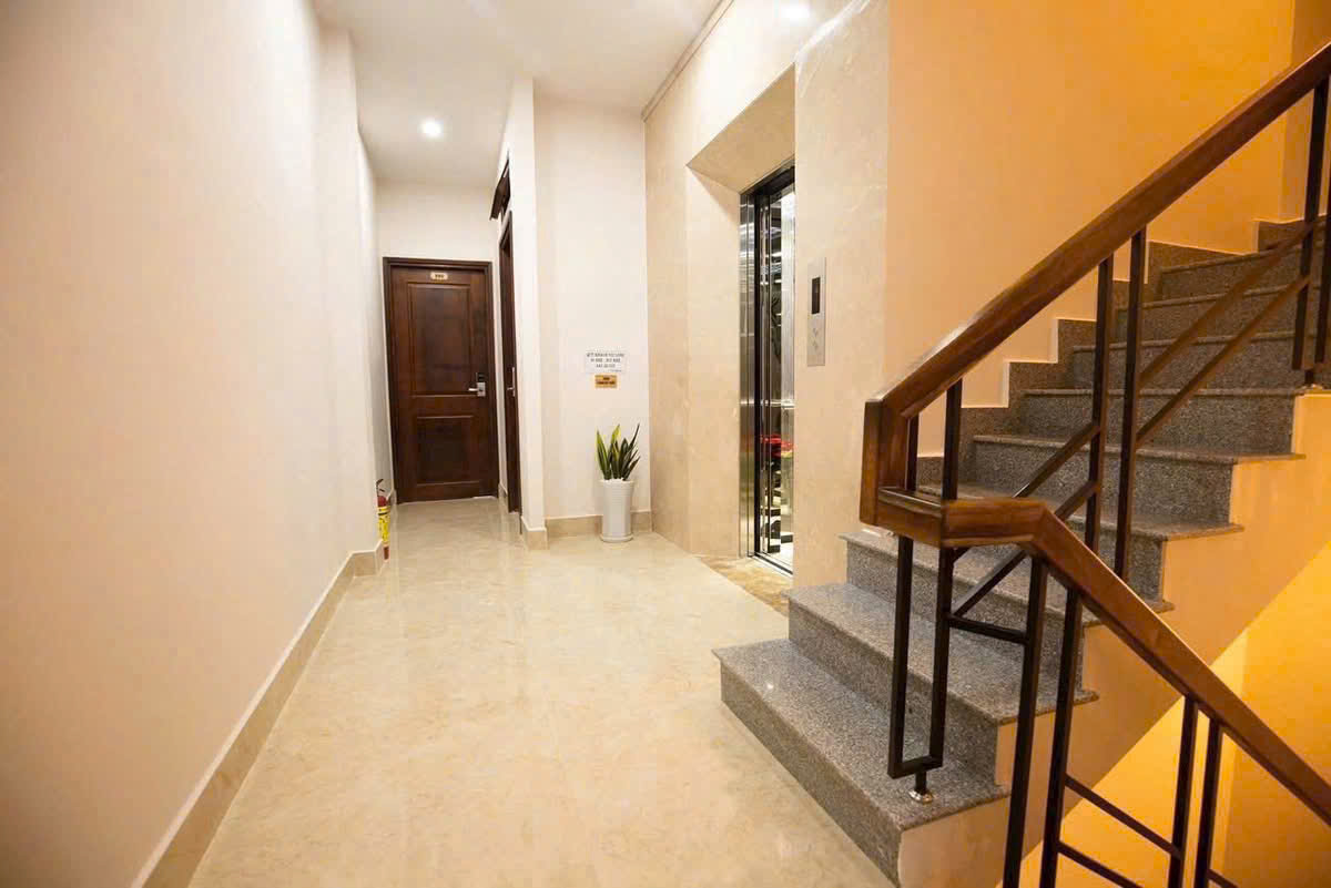 BÁN KHÁCH SẠN ĐẸP TRUNG TÂM ĐÀ LẠT – ĐƯỜNG NGUYỄN THỊ NGHĨA 15997816