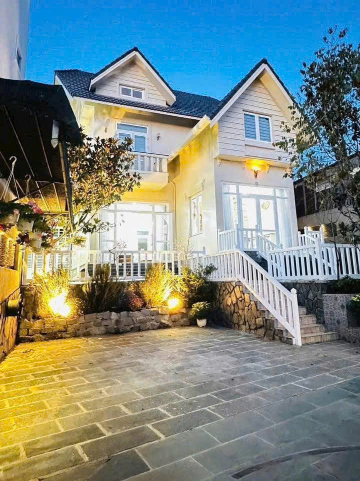 CHO THUÊ VILLA ĐỐNG ĐA PHƯỜNG 3 ĐÀ LẠT 6 PHÒNG NGỦ 28 TRIỆU 15997819