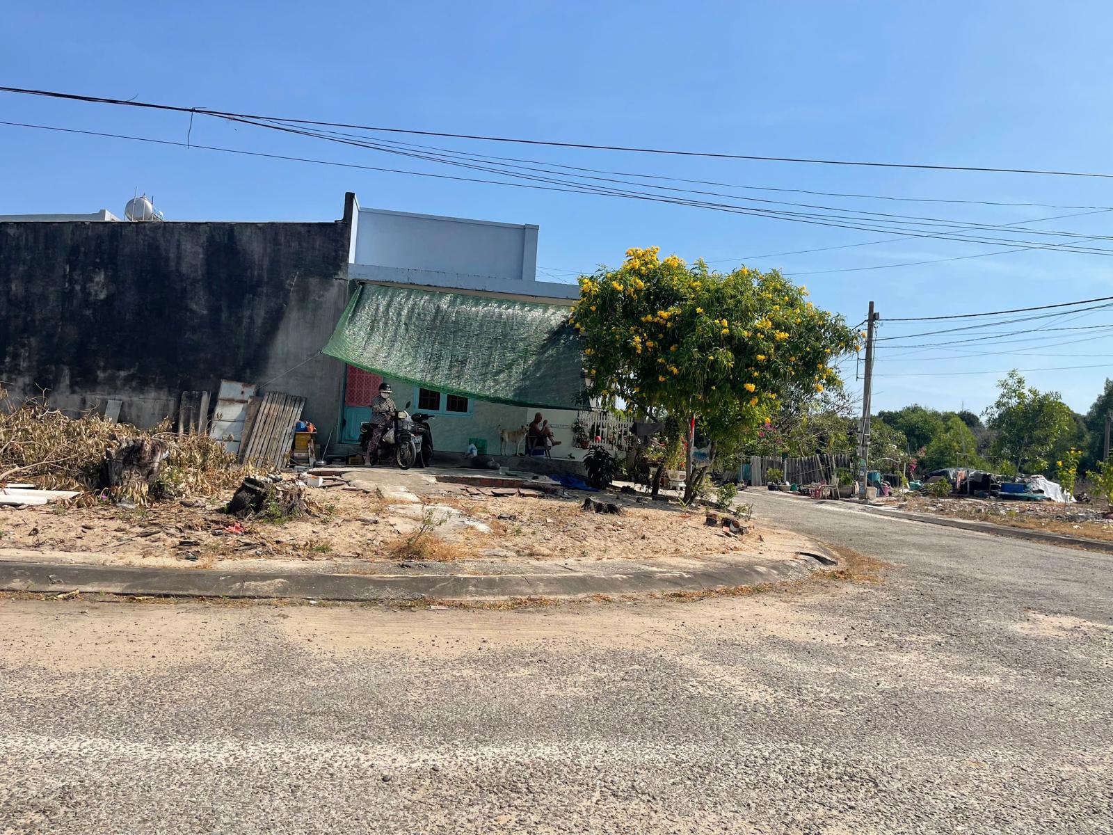 Bán lô gốc ngay KDC sát dự án 577 Tân Phước - LaGi gần Biển giá ngộp 15997834