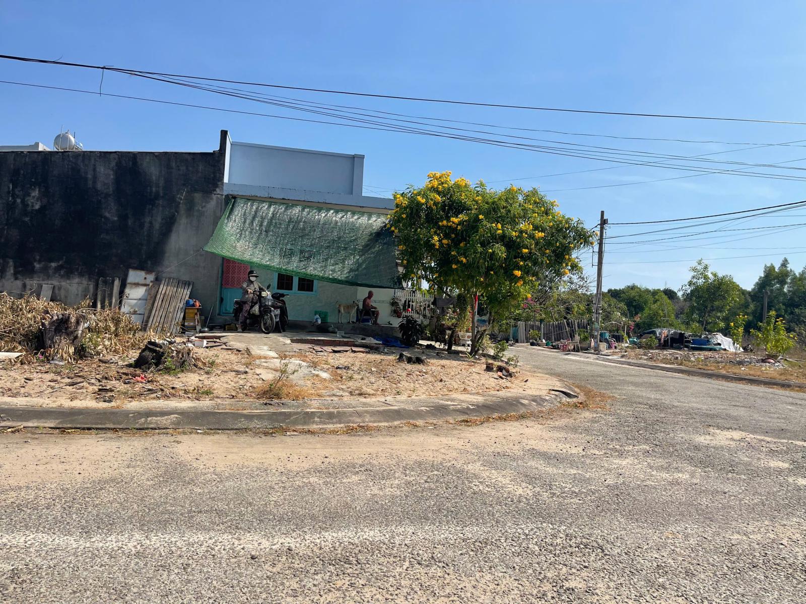 Bán lô gốc ngay KDC sát dự án 577 Tân Phước - LaGi gần Biển giá ngộp 15997834