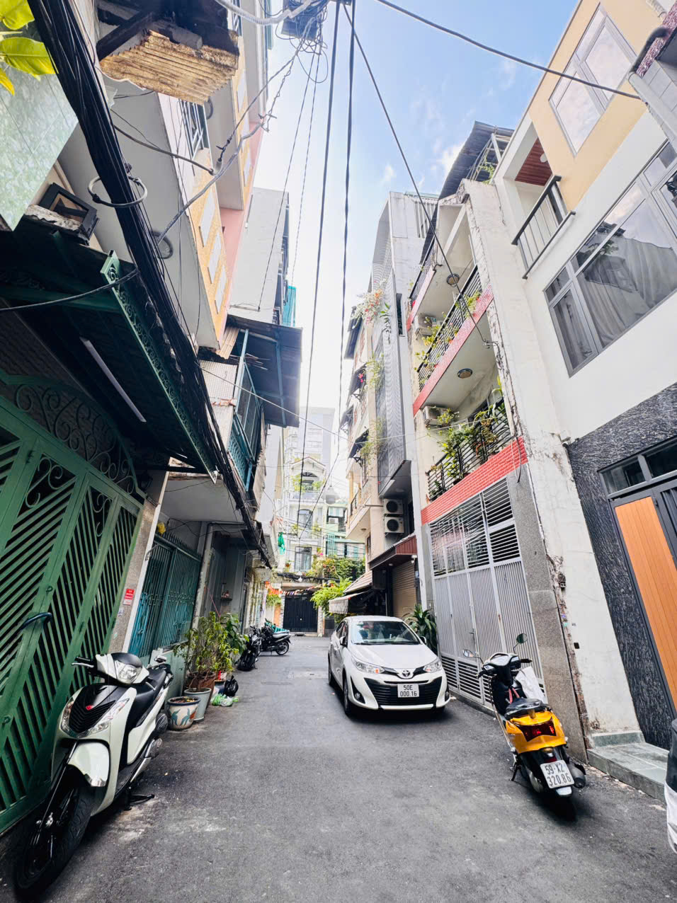 BÁN NHÀ 5 TẦNG MỚI - MẶT TIỀN XE HƠI ĐẬU CỬA Đ.NGUYỄN THIỆN THUẬT, QUẬN 3- KHU VIP PHÂN LÔ BÀN CỜ 15997855