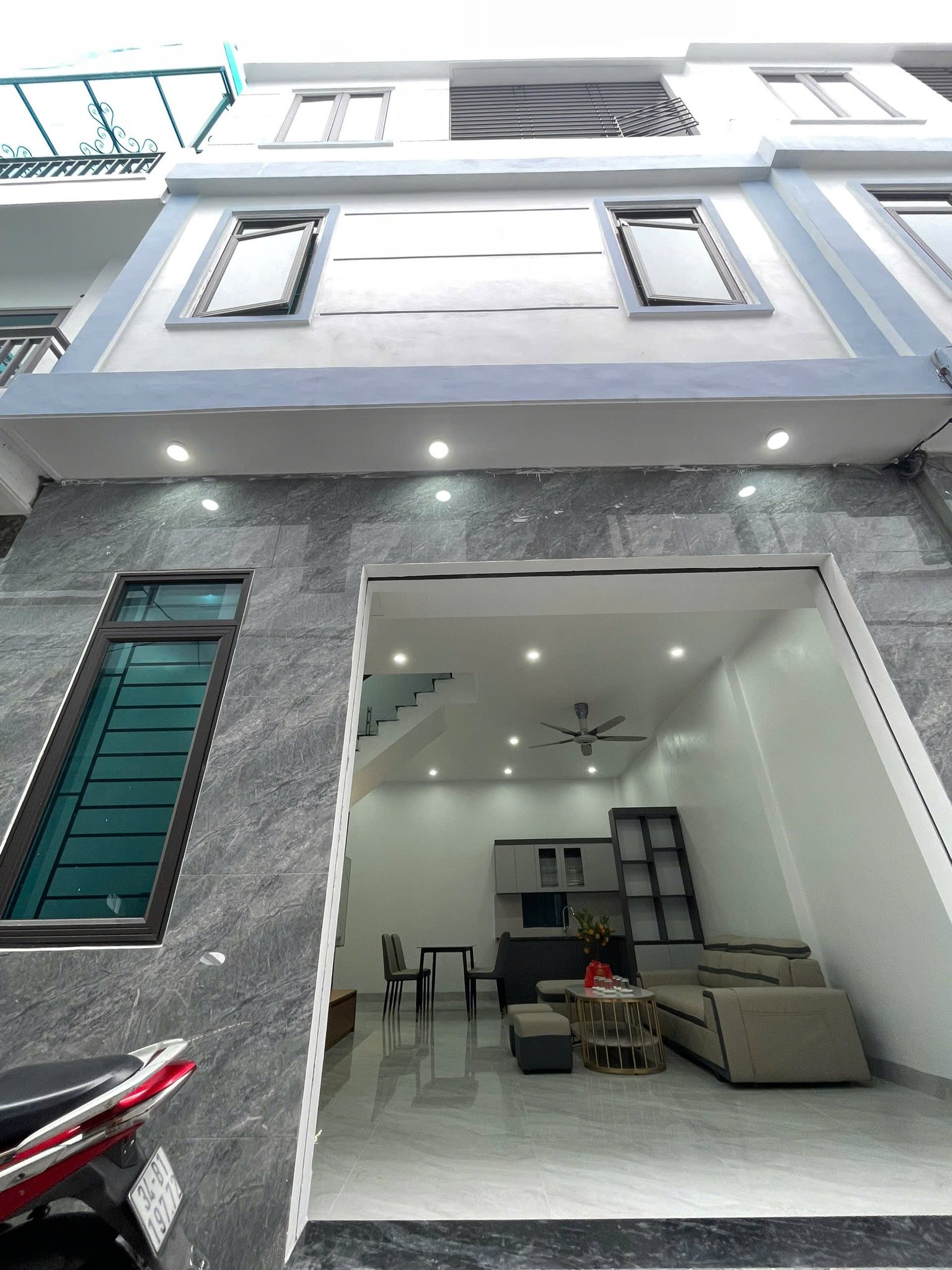 Bán căn nhà 3 tầng ngõ phố Phan Chu Trinh, ph Nhị Châu, TP HD, 42m2, mt 5m, 3 ngủ, 3 vs 15997881
