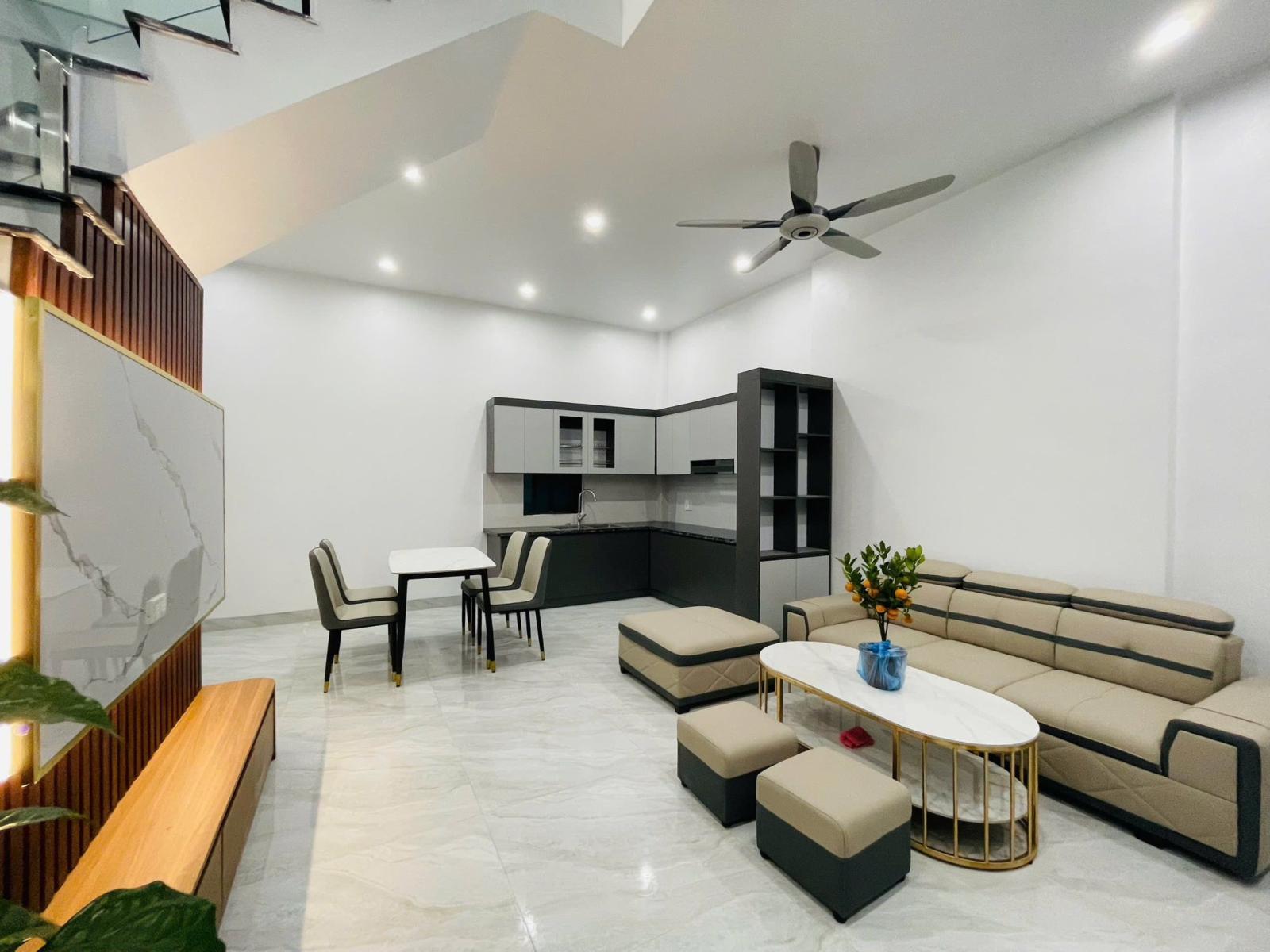 Bán căn nhà 3 tầng ngõ phố Phan Chu Trinh, ph Nhị Châu, TP HD, 42m2, mt 5m, 3 ngủ, 3 vs 15997881
