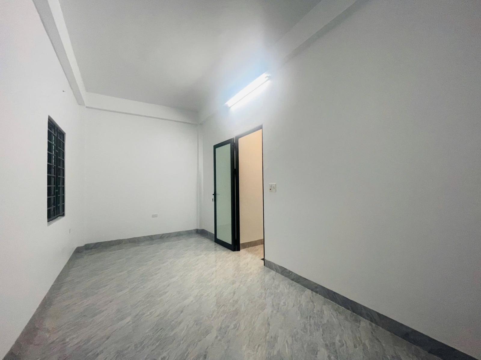 Bán căn nhà 3 tầng ngõ phố Phan Chu Trinh, ph Nhị Châu, TP HD, 42m2, mt 5m, 3 ngủ, 3 vs 15997881