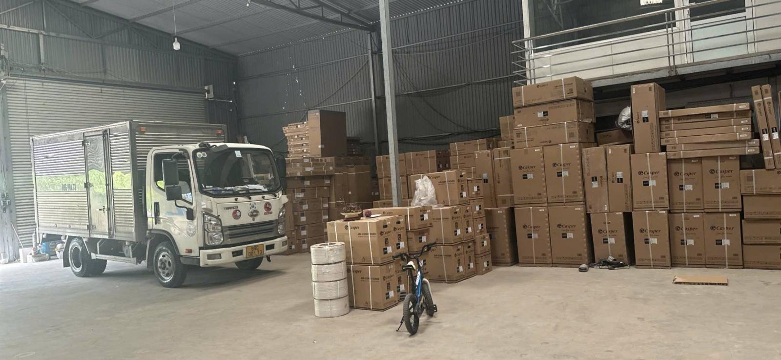 Mặt phố lô góc Container vào - làm văn phòng kho xưởng 305m2 mặt tiền 12m 39 tỷ Long Biên 
 15997906