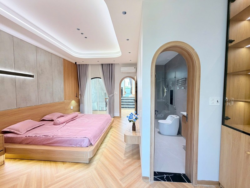 Bán nhà 3 tầng Lỗ Giáng Hòa Xuân, 100m2, gần CV Văn Tiến Dũng, giá 7.99 tỷ 15997913