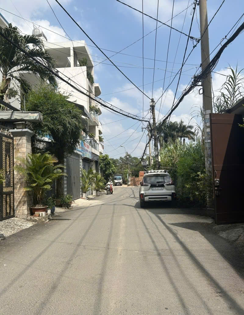 Bán đất tặng nhà hẻm 1 sẹc 8m Nguyễn Văn Khối 72m2 ngang 4m gần CV Làng Hoa chỉ 8 tỷ. 15997925