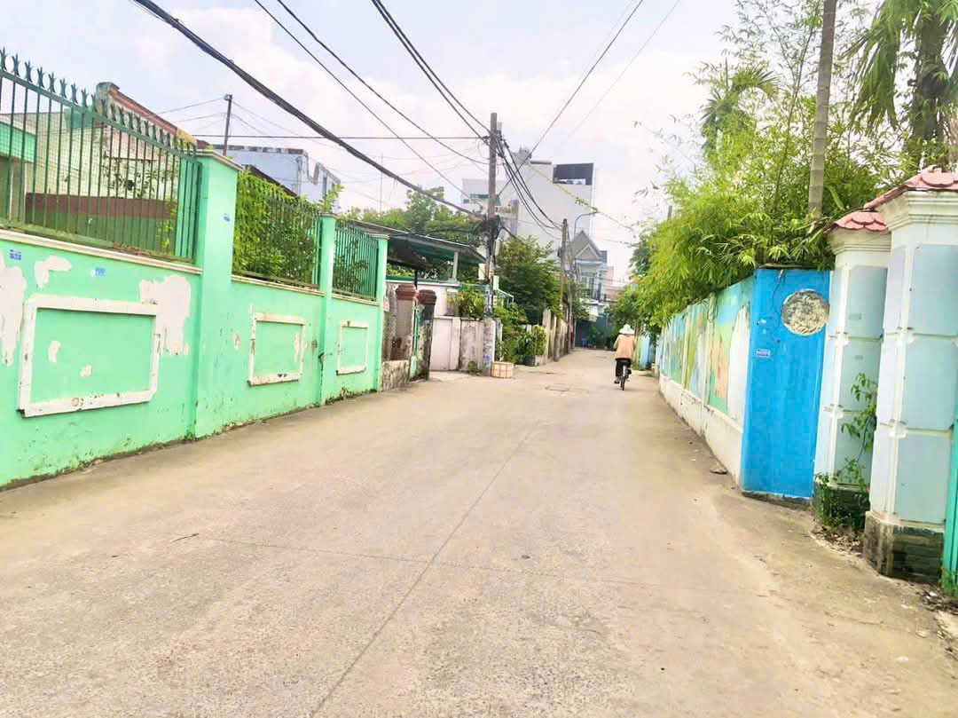 ĐẤT ĐẸP ĐƯỜNG CHÀ BÁ GẦN ĐẶNG THÚC VỊNH – NGANG 9,7M HIẾM – GIÁ TỐT 15997944