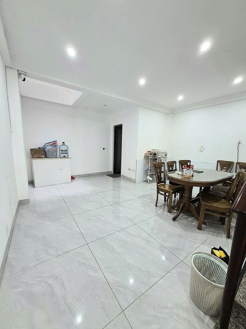 Bán nhà Hẻm 8m  Nguyễn Cửu Đàm - ngay Tân Sơn Nhì, 5x13m, 5 Tầng - 5PN, chỉ 9,7 tỷ. 15997998