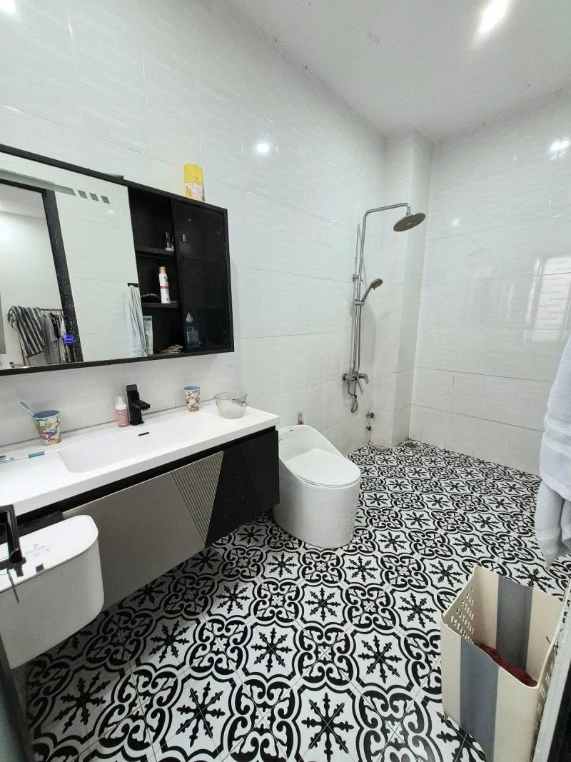 Bán nhà Hẻm 8m  Nguyễn Cửu Đàm - ngay Tân Sơn Nhì, 5x13m, 5 Tầng - 5PN, chỉ 9,7 tỷ. 15997998