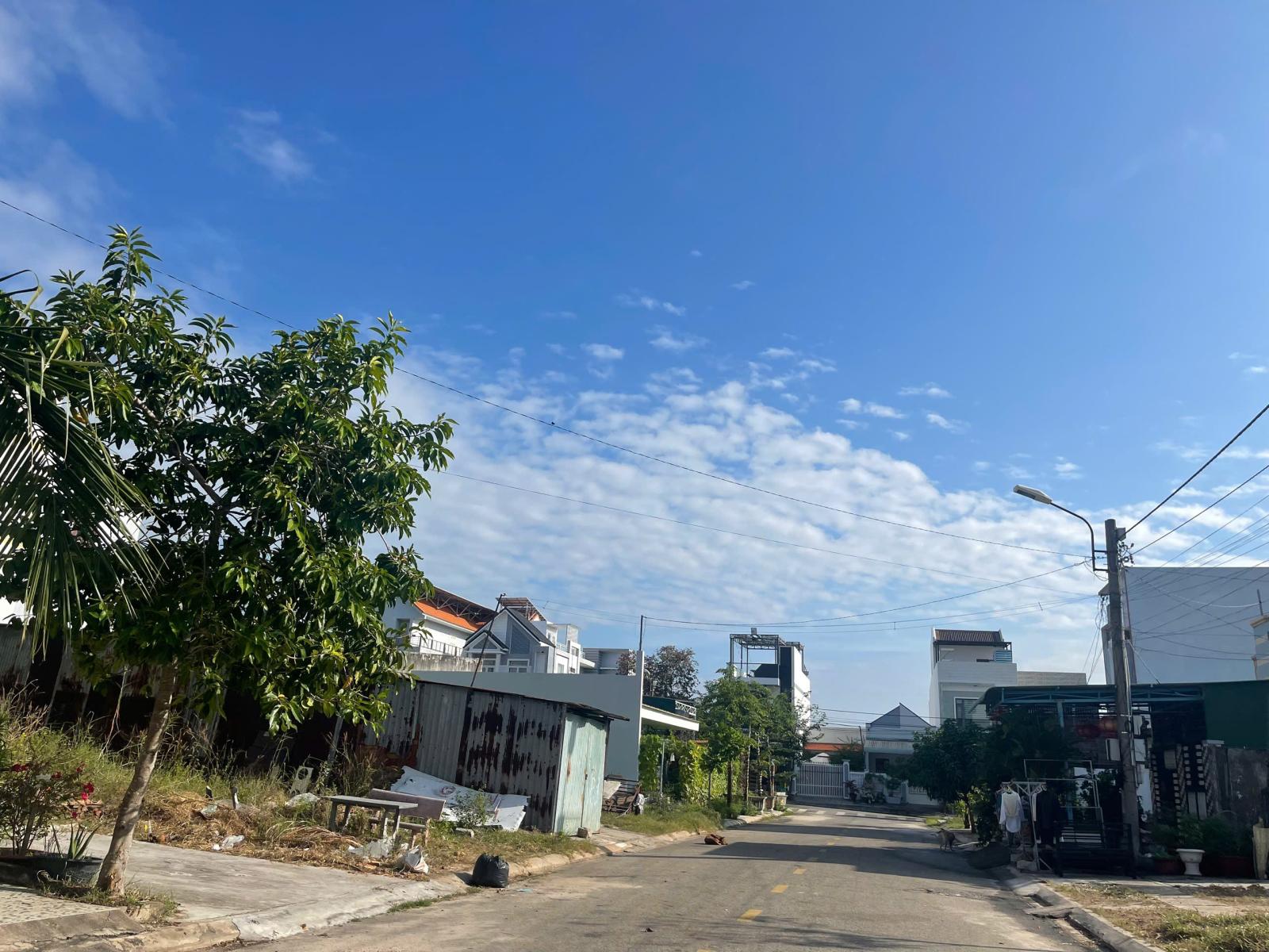 Bán 5m x 20m đất ODT Đường N5 - Tân An - Lagi KDC Nguyễn Thái Học 2.3 tỷ 15998041