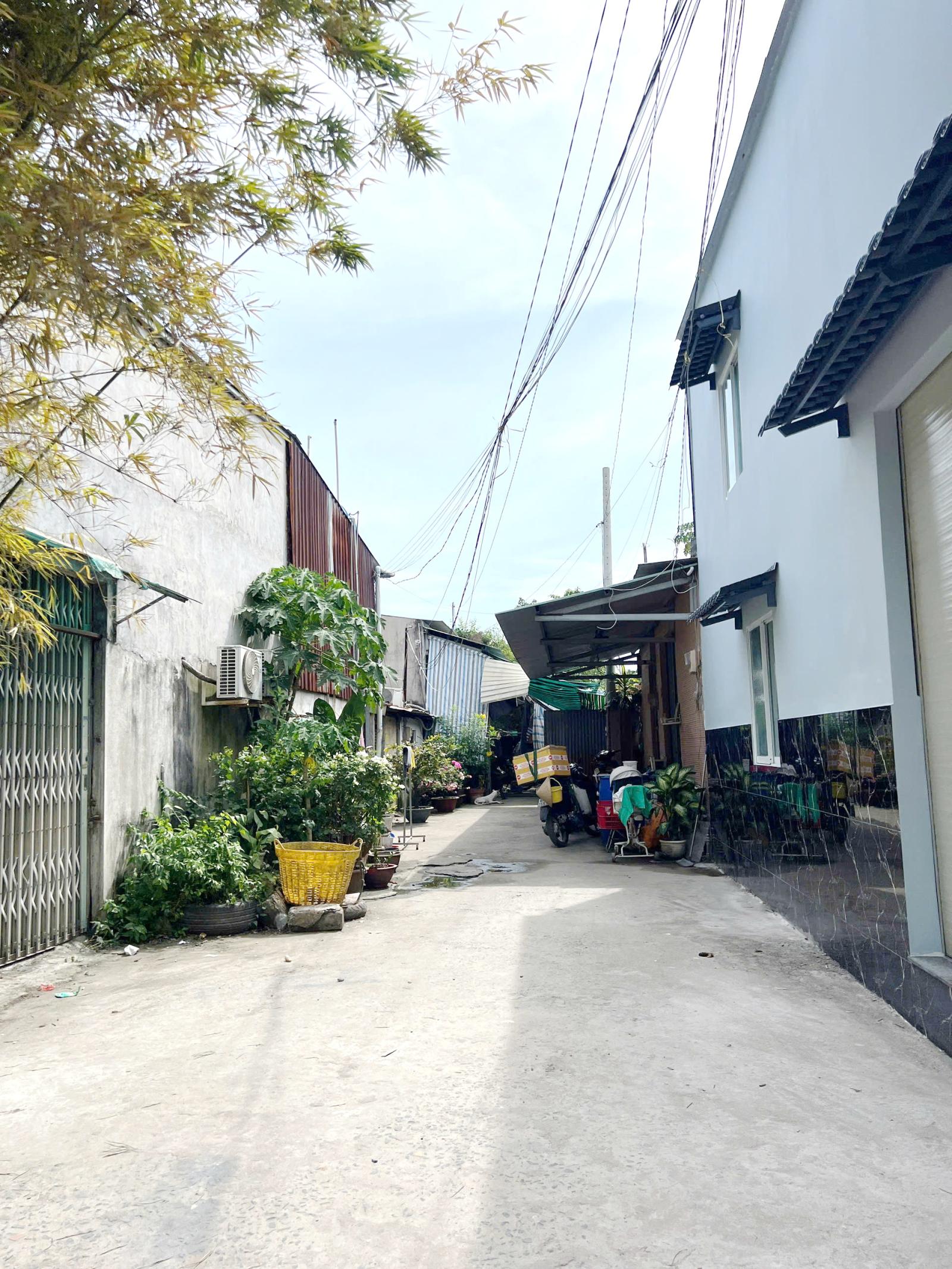 Nhà mới 2 tầng hẻm thẳng C4 đường Phạm Hùng,Bình Hưng 15998059