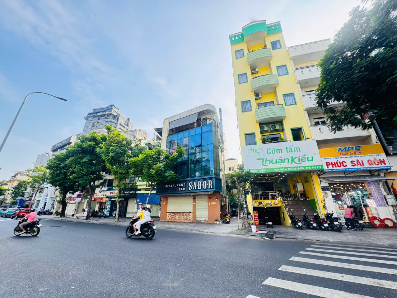 BÁN NHÀ 4 TẦNG MẶT TIỀN Đ.YERSIN, QUẬN 1- NGANG KHỦNG 15M*21M- SẴN HDT 1 PHẦN NHỎ QUÁN BAR 90TR/TH- 15998061