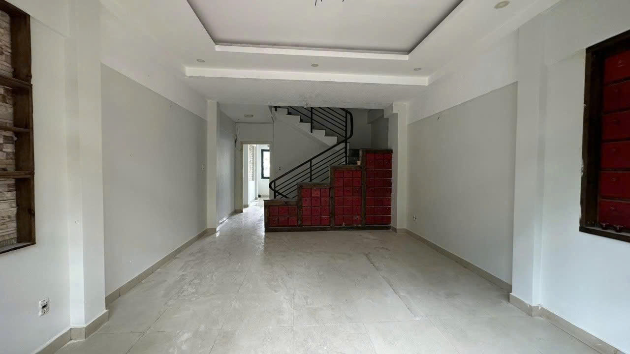 Cho thuê nhà mặt tiền 8 phòng Phạm Ngọc Thạch phường 6 Đà Lạt 15998107