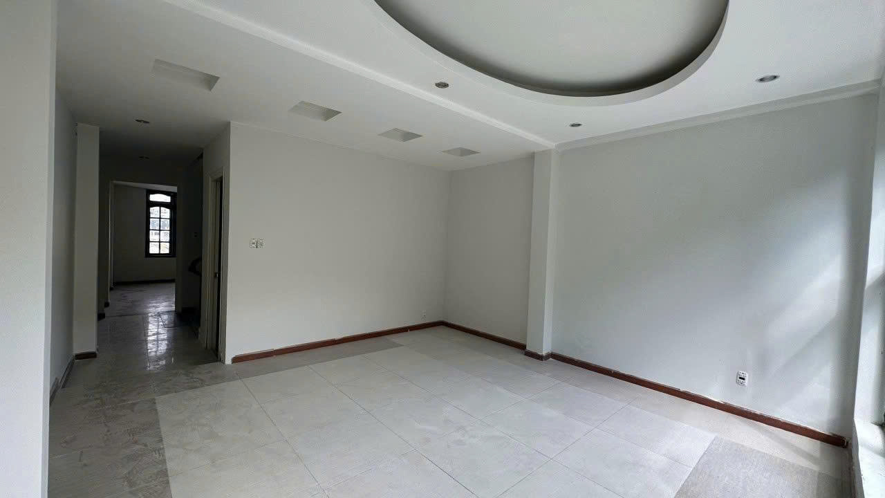 Cho thuê nhà mặt tiền 8 phòng Phạm Ngọc Thạch phường 6 Đà Lạt 15998107