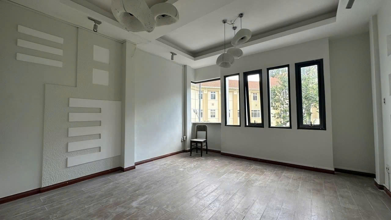 Cho thuê nhà mặt tiền 8 phòng Phạm Ngọc Thạch phường 6 Đà Lạt 15998107