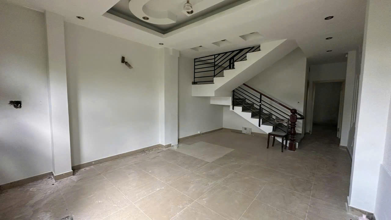 Cho thuê nhà mặt tiền 8 phòng Phạm Ngọc Thạch phường 6 Đà Lạt 15998107