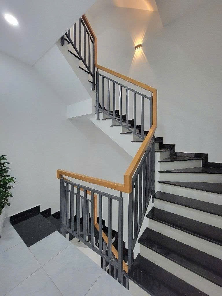 NHÀ MỚI HẺM 496 DƯƠNG QUẢNG HÀM – XE TẢI ĐẬU CỬA – CHỈ 7.7 TỶ 15998131