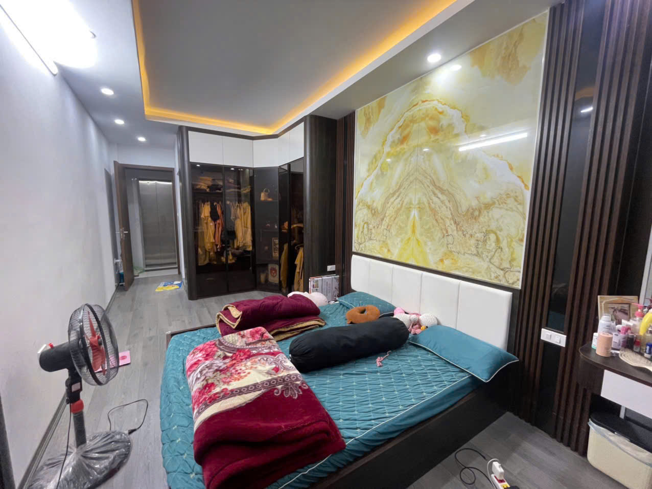 Nhà mới, 6 tầng thang máy, thiết kế hiện đại - View phố, chợ Bưởi cực đẹp - Lạc Long Quân, Cầu Giấy 15998139