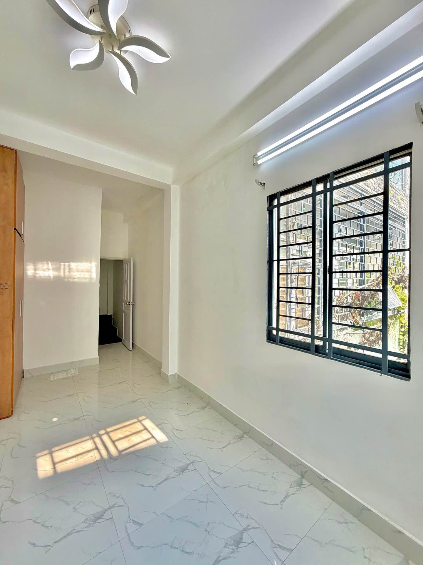 4 TẦNG LẦU - HẺM XE HƠI - 28m2 - THÍCH QUẢNG ĐỨC - F.5 PHÚ NHUẬN - 4.x TỎI 15998140