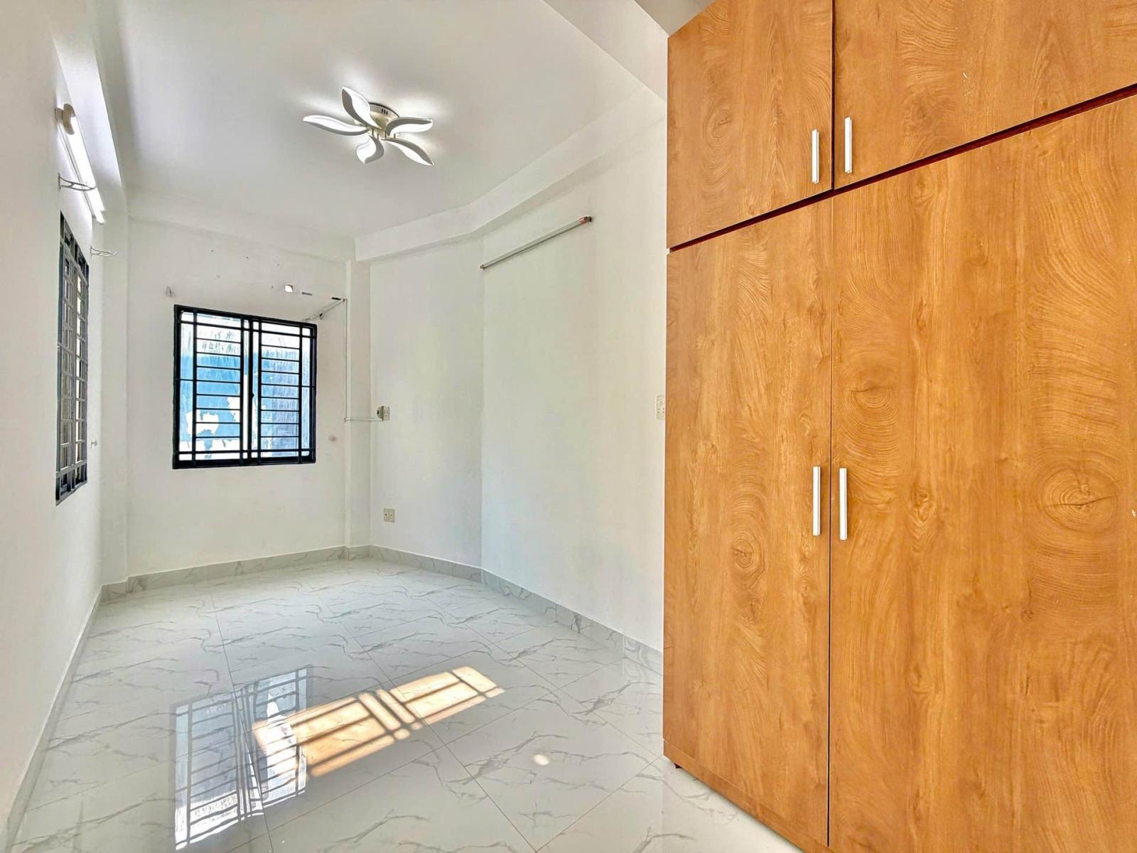 4 TẦNG LẦU - HẺM XE HƠI - 28m2 - THÍCH QUẢNG ĐỨC - F.5 PHÚ NHUẬN - 4.x TỎI 15998140