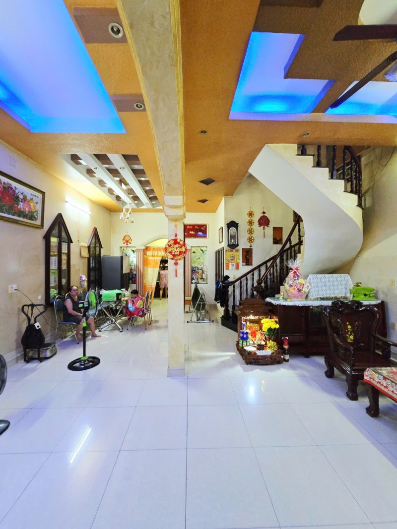 Bán nhà đường Nguyễn Duy Trinh, Phường Long Trường,  Q9, Thủ Đức, TP HCM. DT 154m2,  3 tầng, sổ 15998180