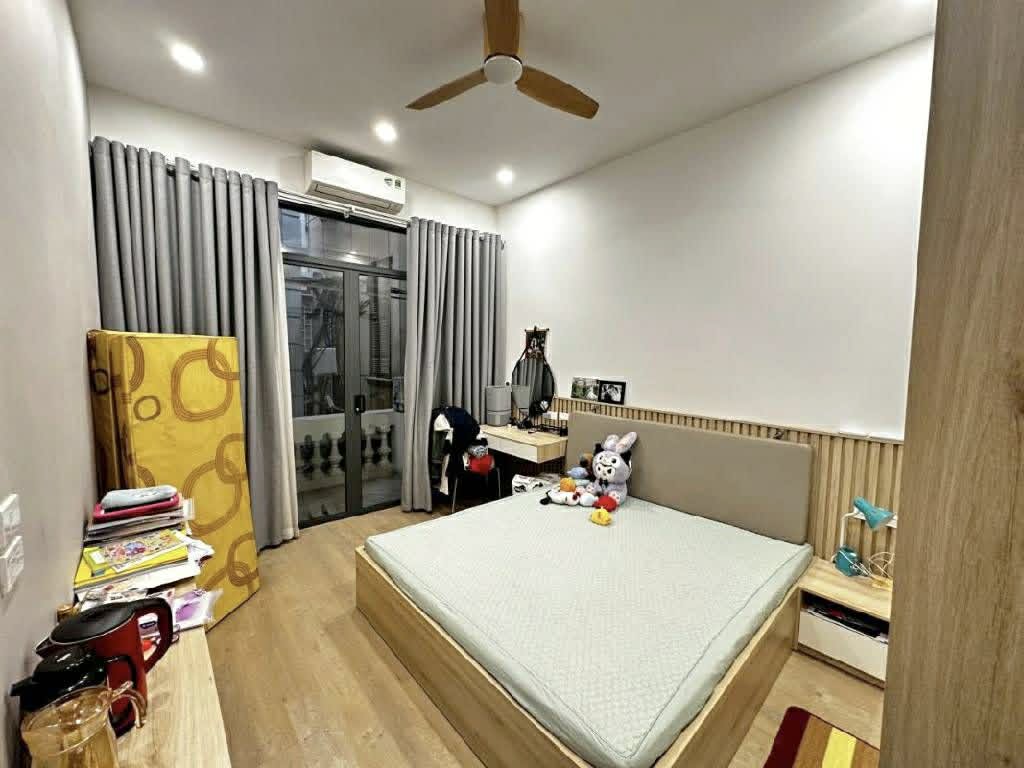 BÁN GẤP NHÀ THỤY KHUÊ TT TÂY HỒ GIÁP RANH CẦU GIẤY KD 45M X 4 TẦNG 10 TỶ 8

 15998193