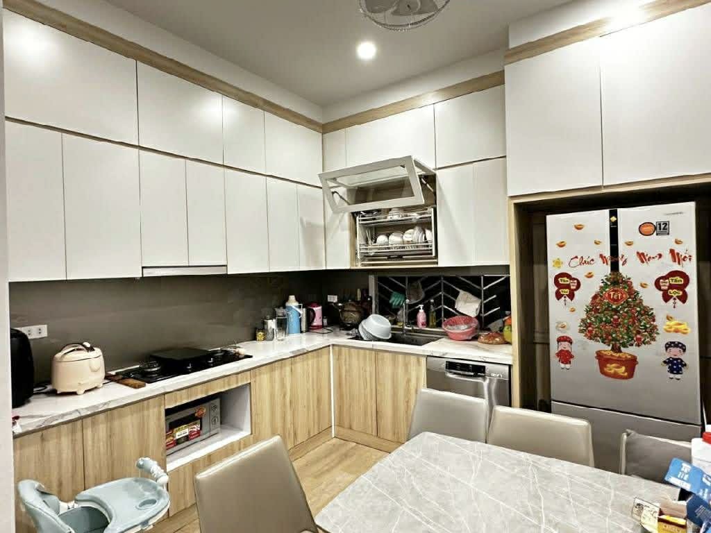 BÁN GẤP NHÀ THỤY KHUÊ TT TÂY HỒ GIÁP RANH CẦU GIẤY KD 45M X 4 TẦNG 10 TỶ 8

 15998193