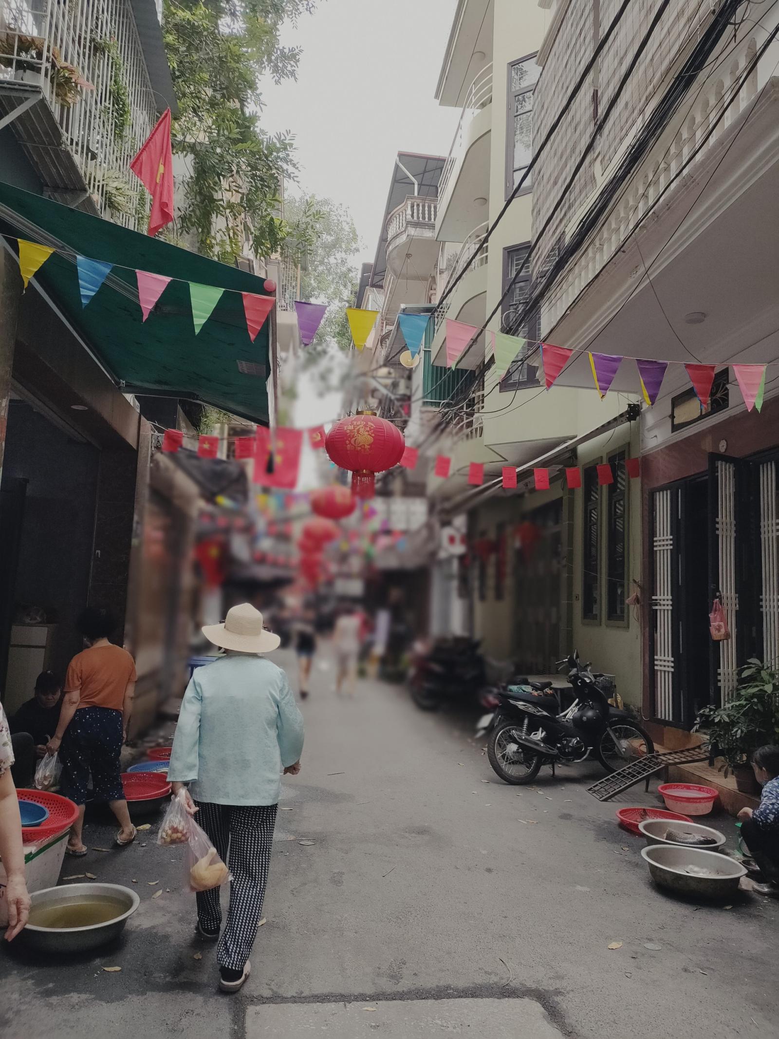 Bán gấp giá rẻ ô tô kinh doanh Ngõ Quỳnh 32m, 4 tầng, mặt tiền 4m, 8.5 tỷ Hai Bà Trưng. 15998199